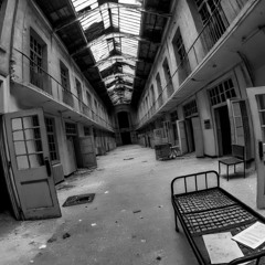 Shattered Minds | Dystopian Ambient Horror Soundscape