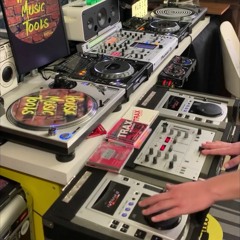 Chicago House - Acid House Mix On Pioneer CDJ - 100s @ Housemusictools Lab NYC By TJ Vysan
