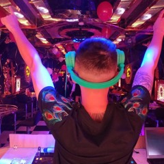 Vương Vấn Kỉ Niệm - Duy AK (DJ DAK)