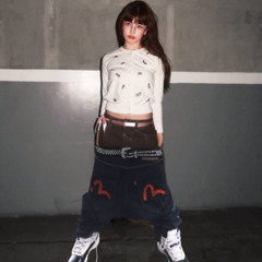 pesan tanto estos hunids que dejan mi pantalon saggin [1millonusd & Fendireplica]
