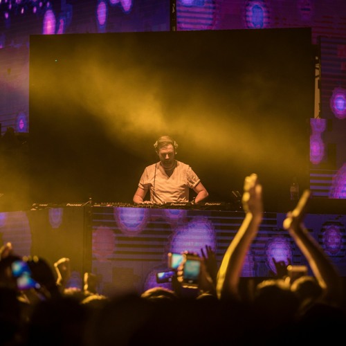 Paul Thomas Presents UV Radio 233