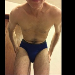 Hombre desnudo se masturba testiculos verga pene eyaculacion semen leche gay pasivo Monterrey Mexico