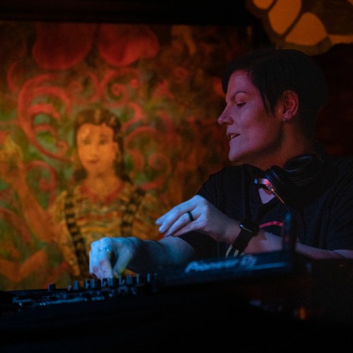 Stream DJ Amanda | Listen to Live Sets from Amanda playlist online for ...