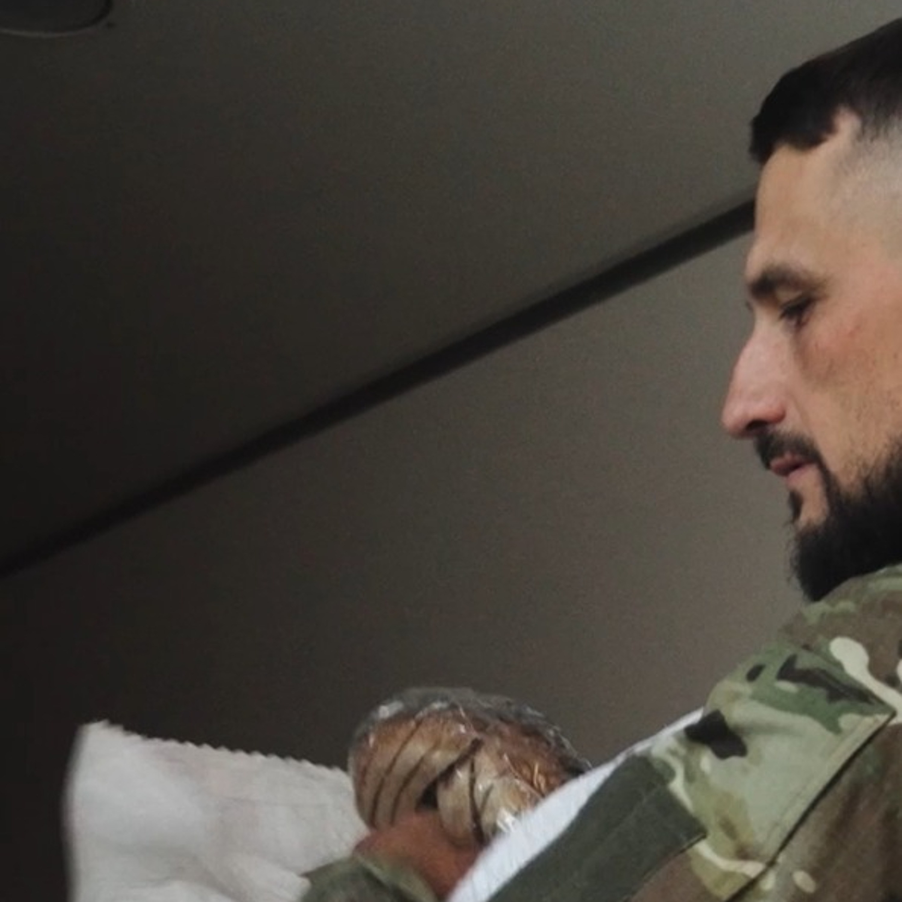 «День прожили не дарма»: Боєць «Азову» про хлібу для прифронтових сіл
