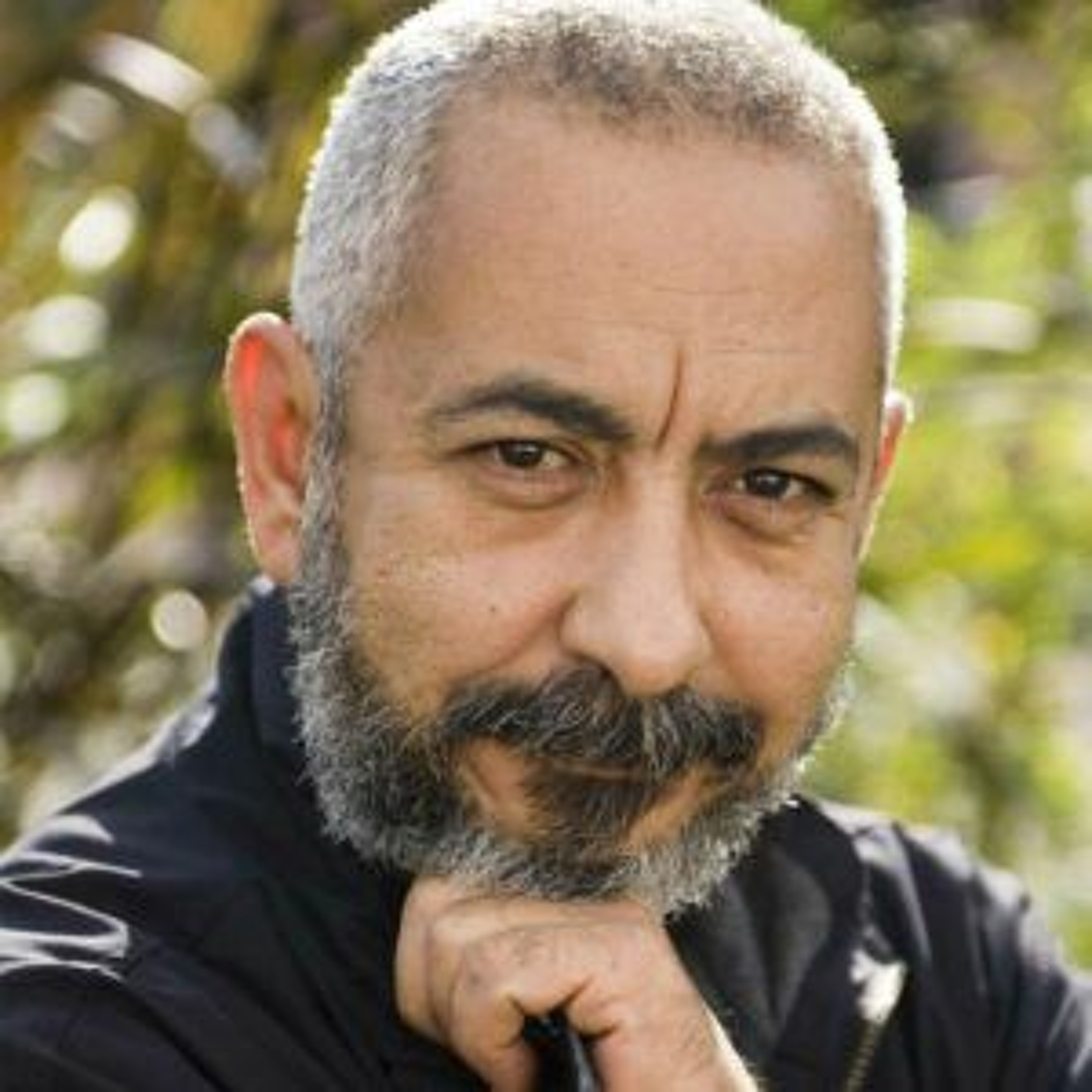 LEONARDO PADURA – POUSSIÈRE DANS LE VENT