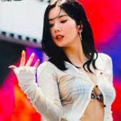CĐM xôn xao clip Kwon Eun‑Bi nhảy múa gợi cảm ở Waterbomb Seoul!