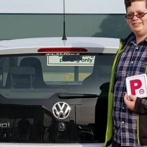 Stream Essential Features To Look For While Hiring A Car For Driving