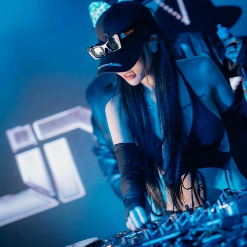 What Makes You Beautiful - GOSCAT Remix (HD Linh Kem)