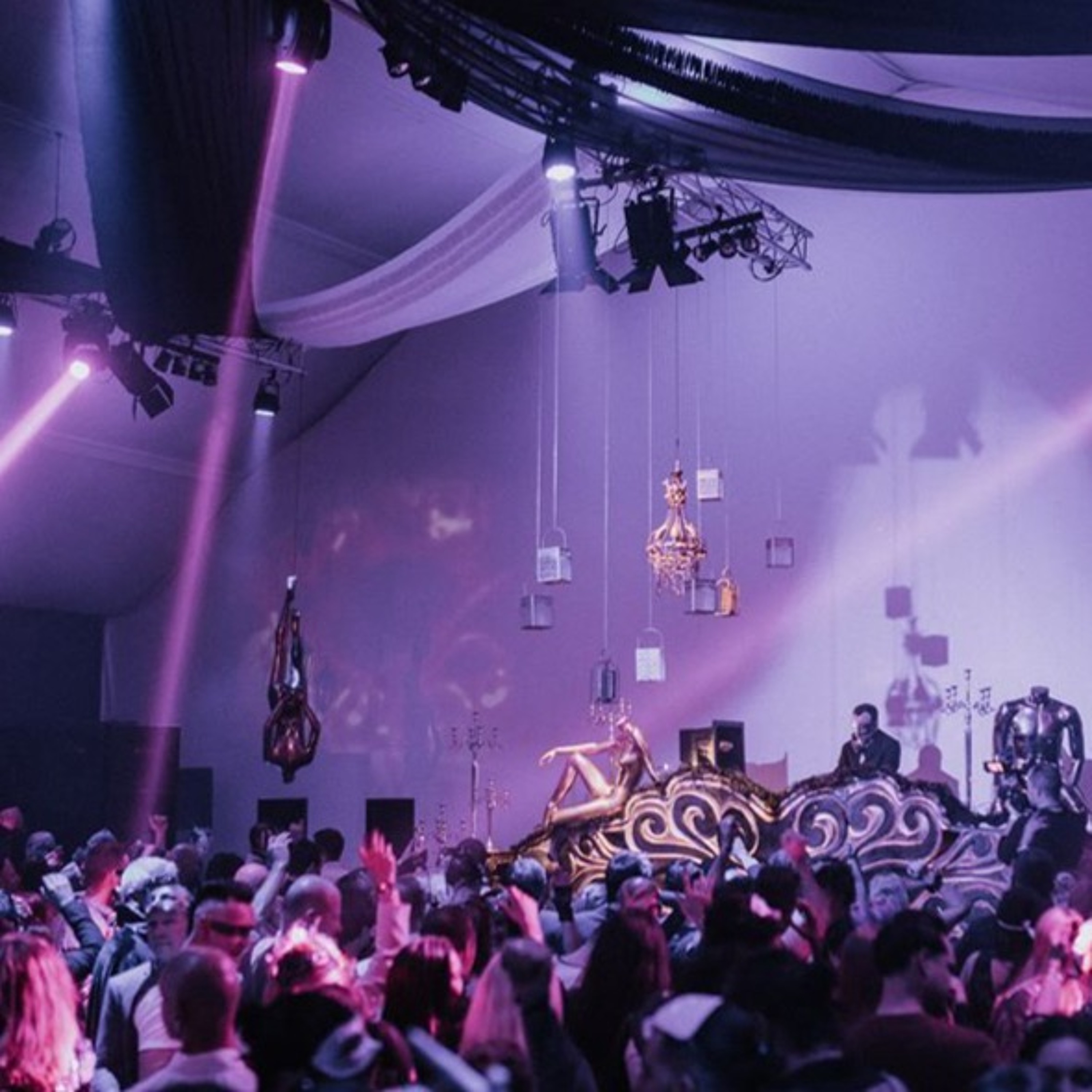 Caspar @ Thé Dansant Bal Masqué (Château d'Hélécine) episode artwork