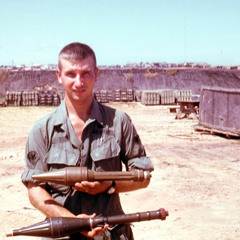 Episode 2166 - Vietnam Vet Cliff Evans honored with an ice cream cone