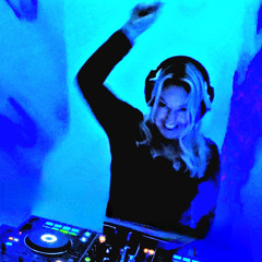 DJ Elle Rocks Debut on The Beat Forum.wav
