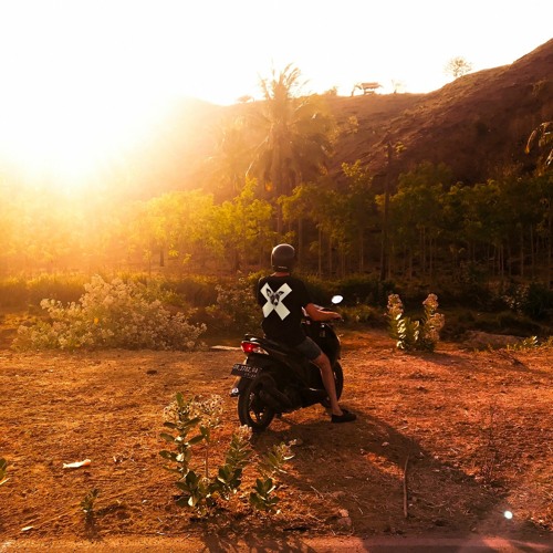 Premiere: Xinobi - Black Holes In The Sky [Discotexas]