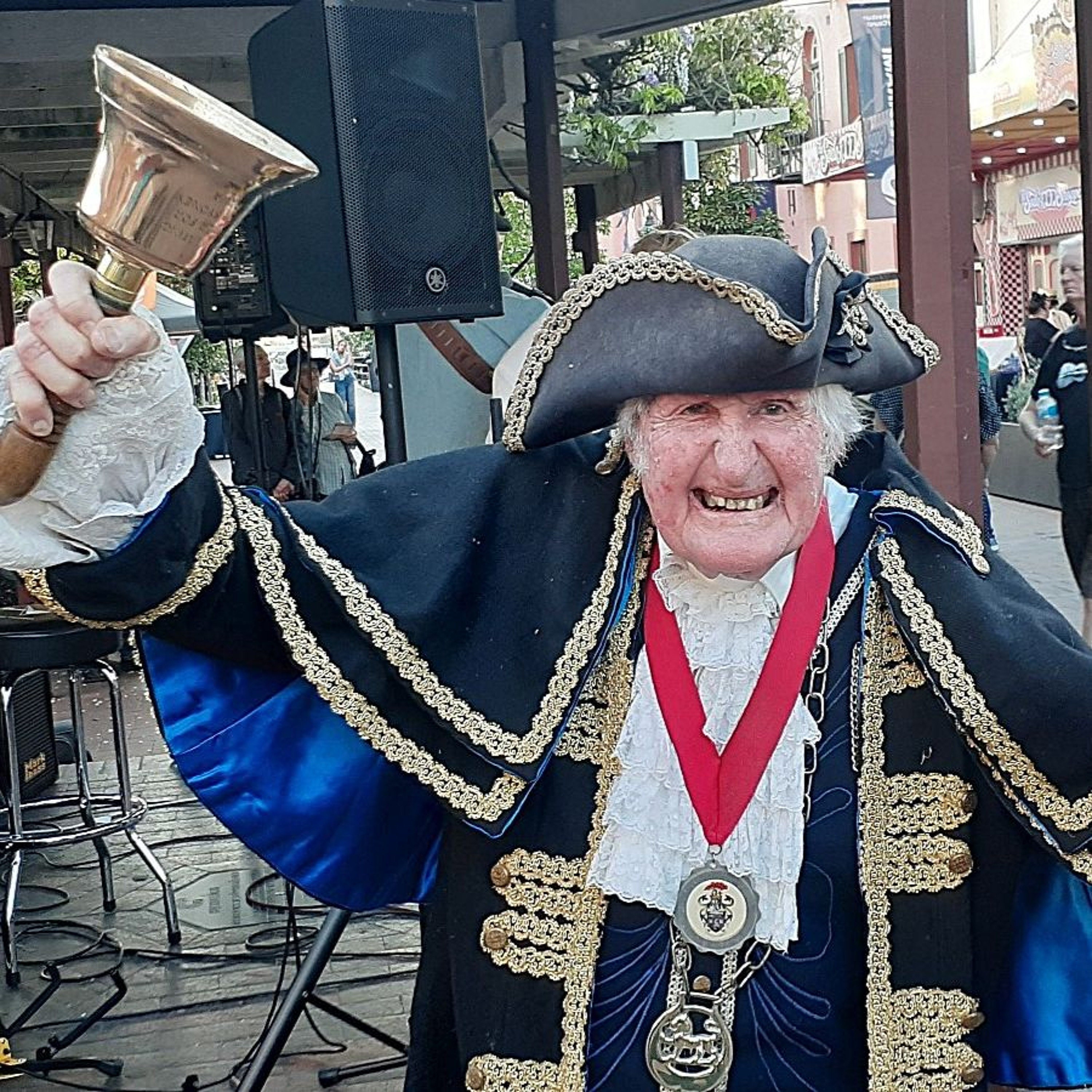 Colonial History at Windsor's Gas Lamp Lighting Festival -Mike Smioth episode artwork