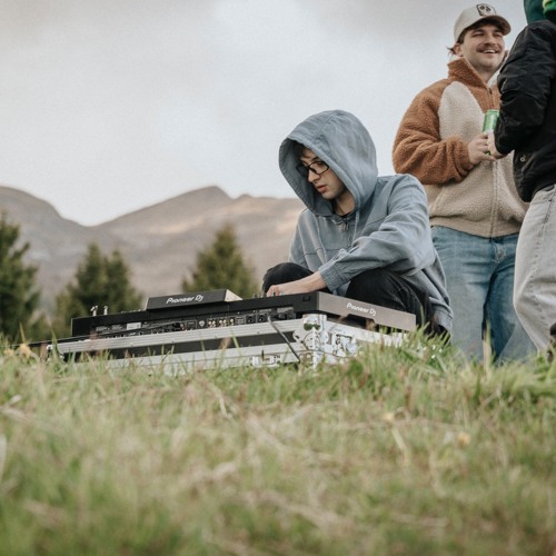 When The Massive Dakiti Drops Out (Jr Stit Mashup)