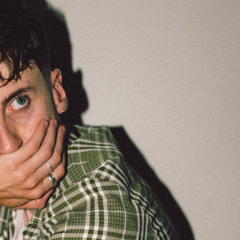 Flying (feat. Nwanneka)