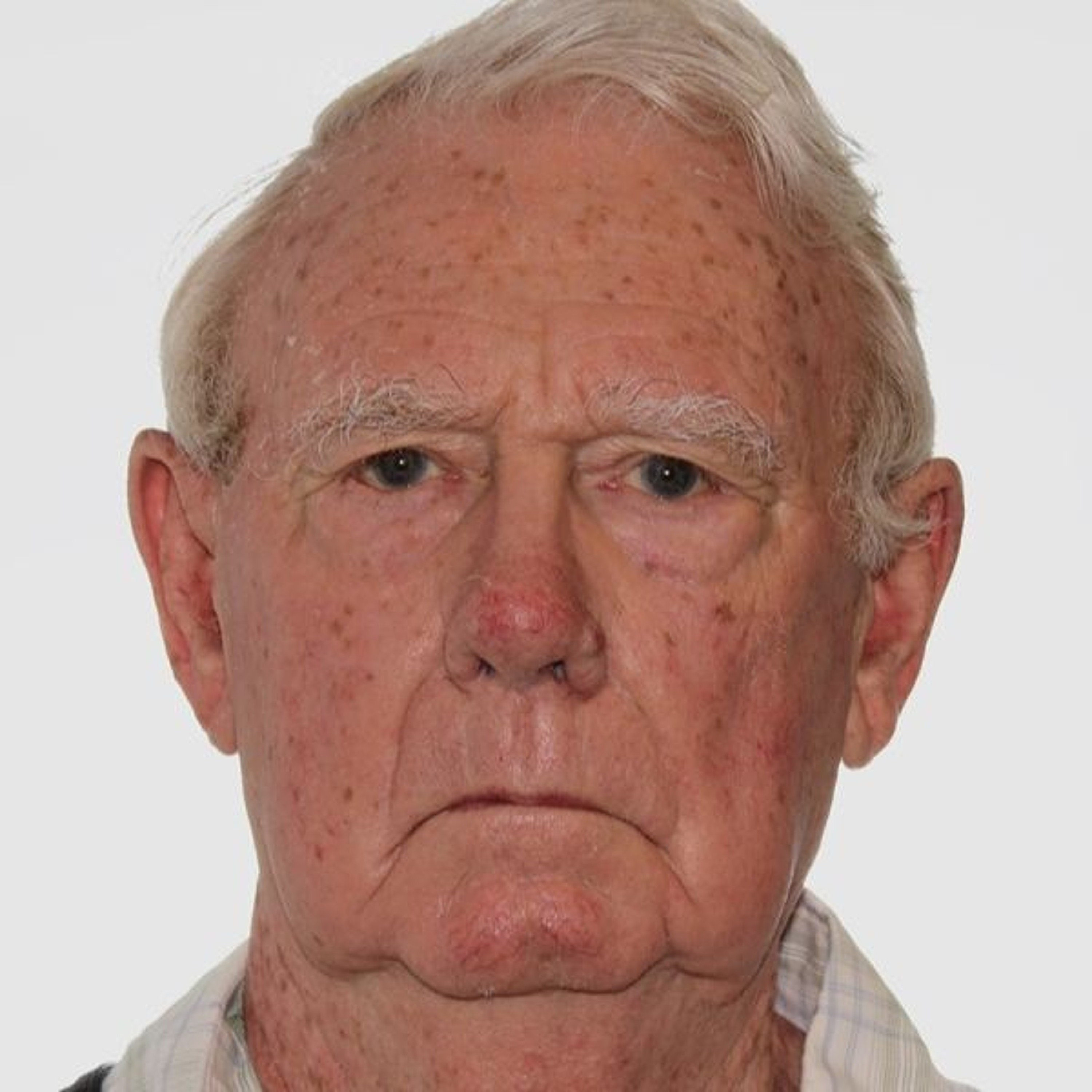 Scots-born Aussie Journalist Alistair Smith Needed British Passport To Transit UK episode artwork