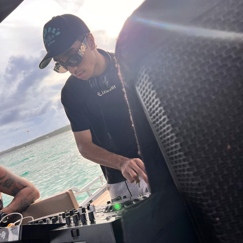 NEW VIBES 7 NICOLAS LOPEZ (SUMMER EDITION)