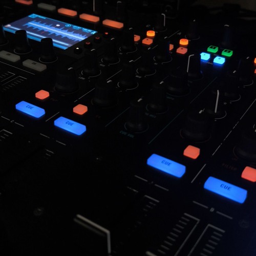 Lieblos Techno 140BPM