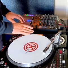 I'm providing scratching lessons! DM or comment EY for info & pricing