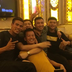 lặng nhìn dòng đời
