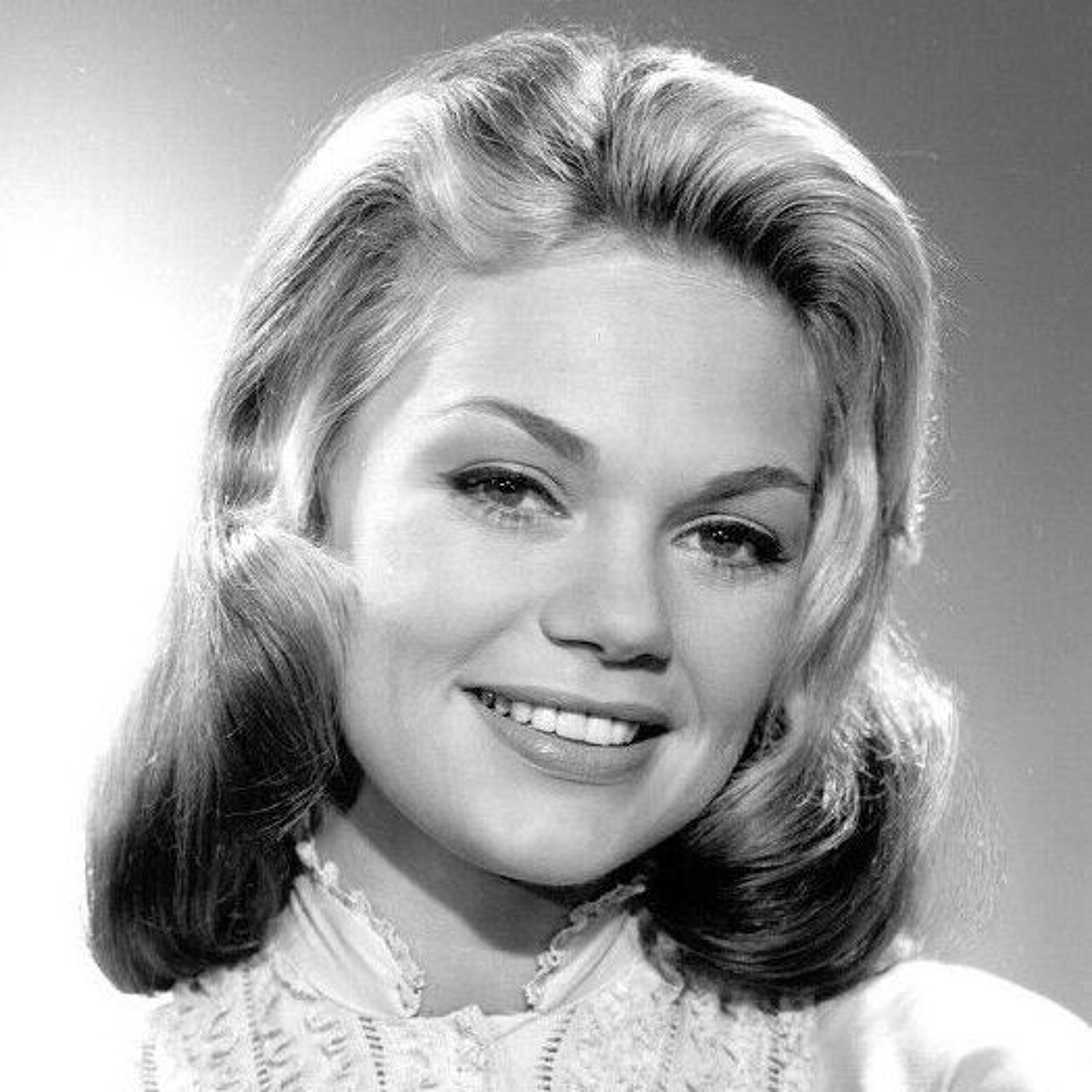 The Frank MacKay Show - Dyan Cannon