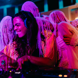 Alma Linda feat. Rainbow Temple