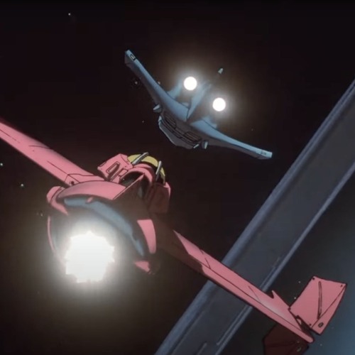 Q U E E N  H O T E L  (لا يزال بعيدا)\w giovane six