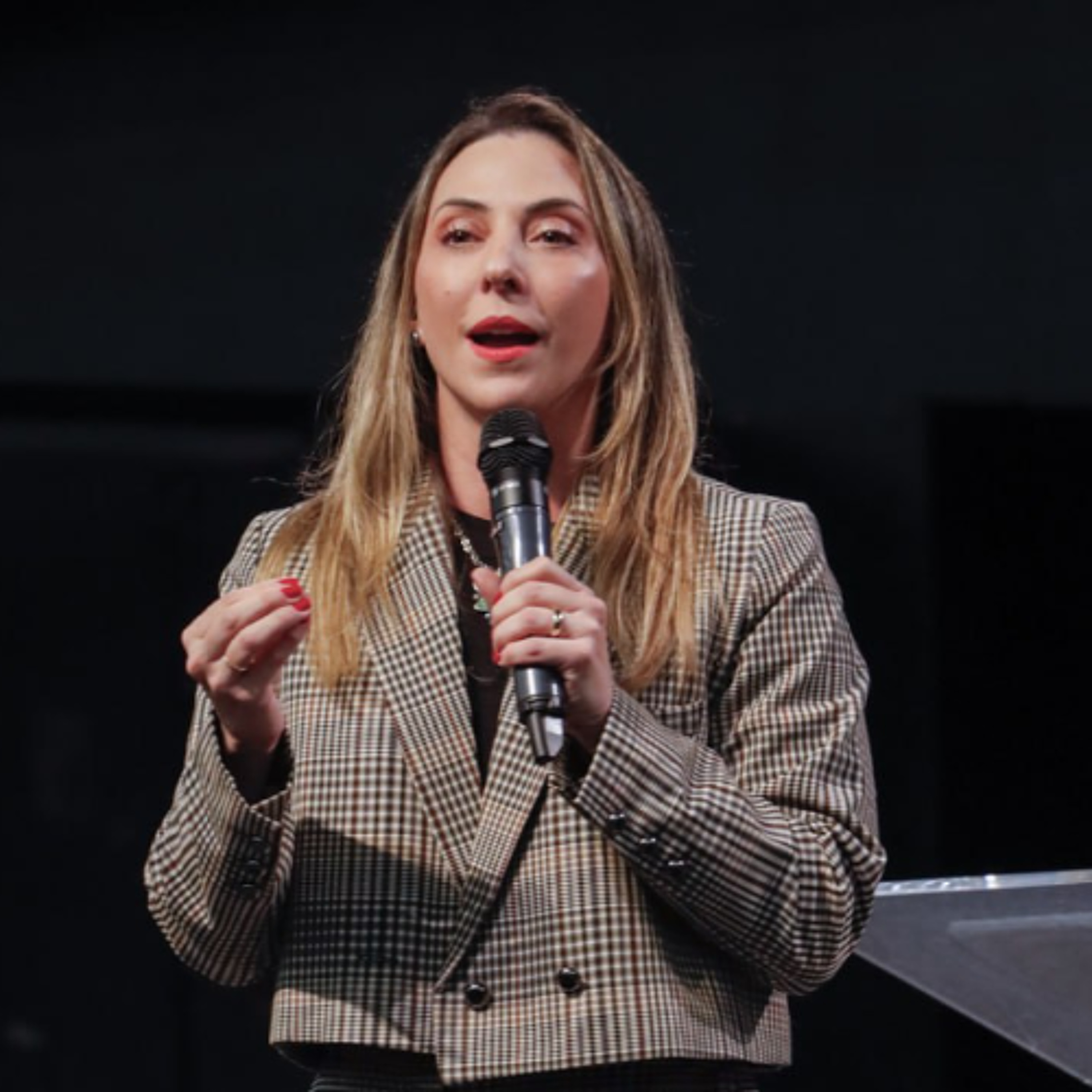 Justiça de Deus: posição e ousadia diante do trono - Juliana Borba