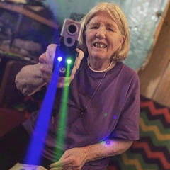 Schemin’ (feat. J8Y)