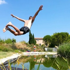 Avec Louis. Ca fait des sons, puis des grues, et puis du son... et puis des grues.