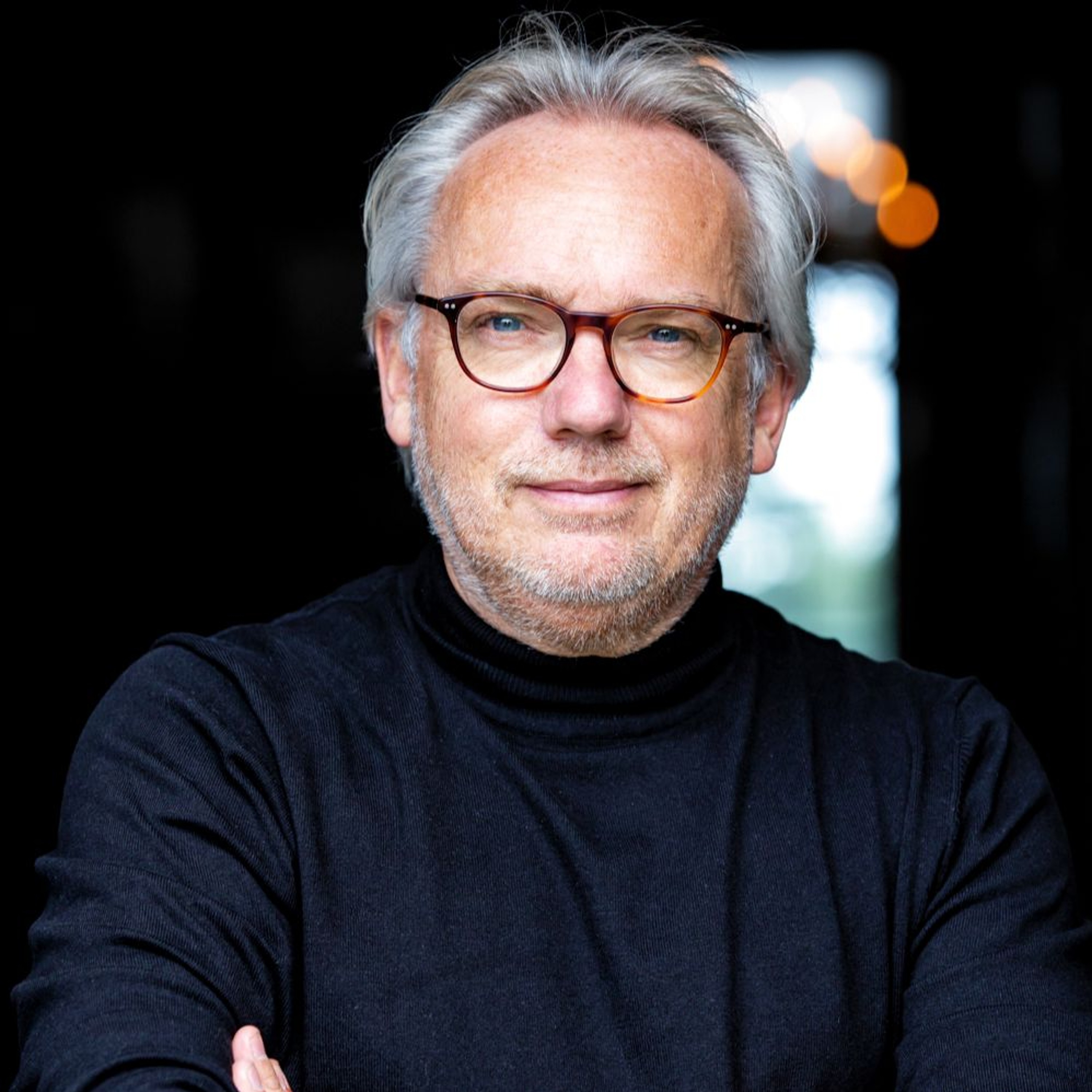 Pianist Ron Adelaar treedt 15 mei op in PHIL met neo-klassieke pianomuziek