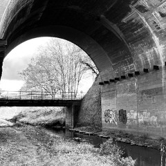 Wet streets in the night - MAIN