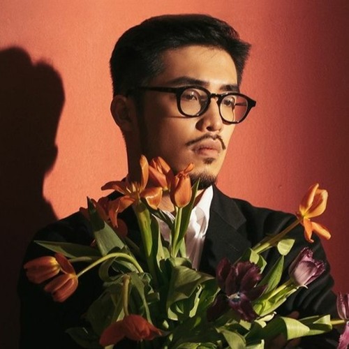 ♫ Vũ. - Chỉ tình cờ nhìn em rồi mang theo những cơn đau thét gào