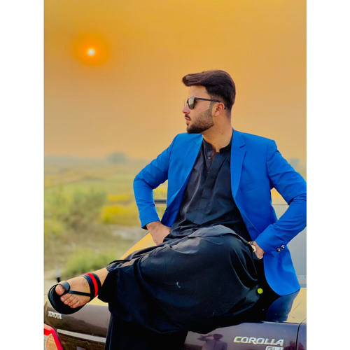 iqbal ajnabi dor hee ta shama mani o dilbar💕