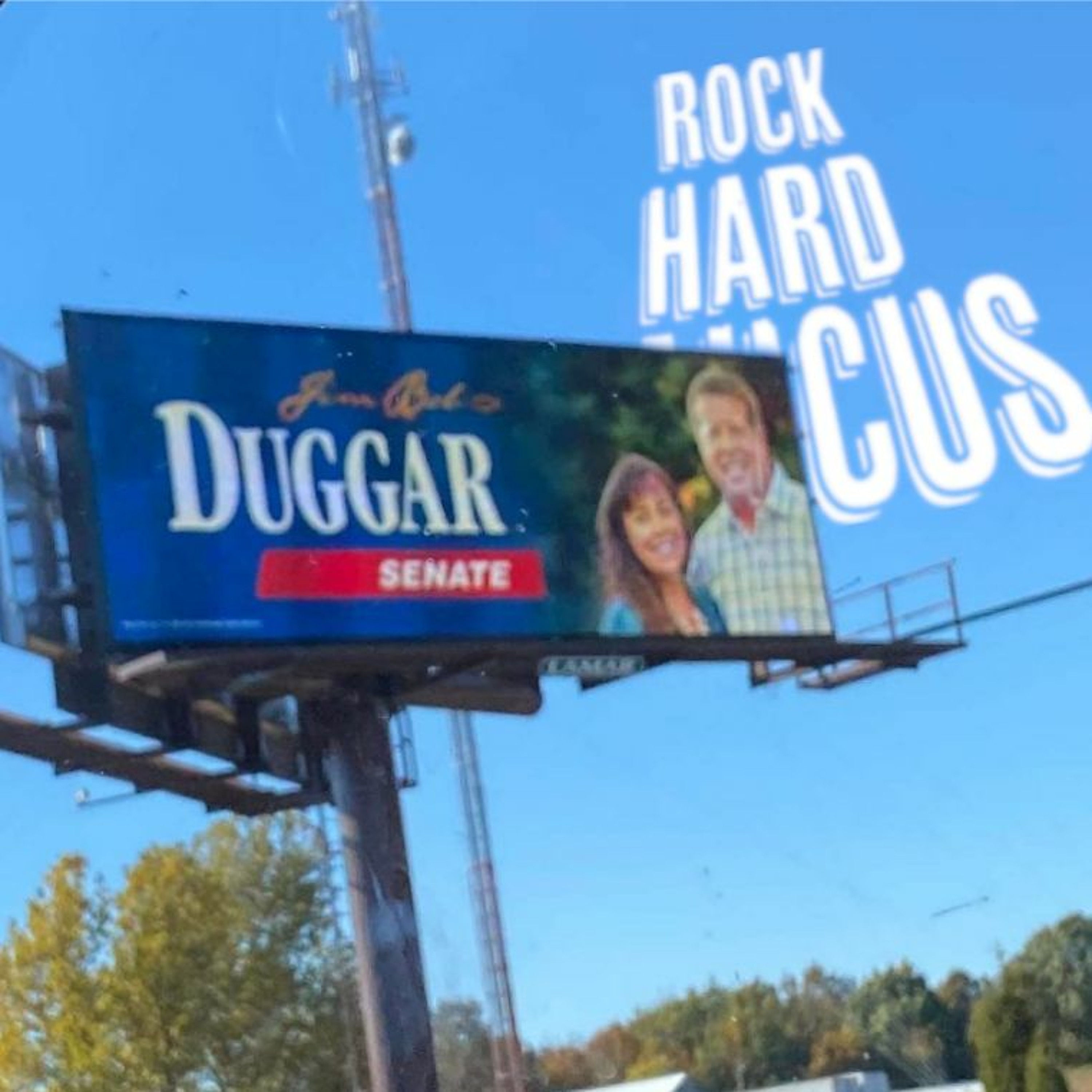 83 - Dunking on the Duggars with Taylor Hern (4/26/2022)