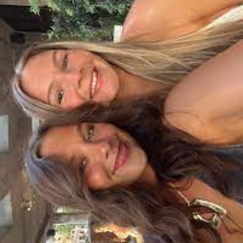 ORIGINAL MADDIE KOWALSKI EIFFEL TOWER