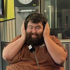 Ricky Gamble's sharks swimming with Fizzy & Suds