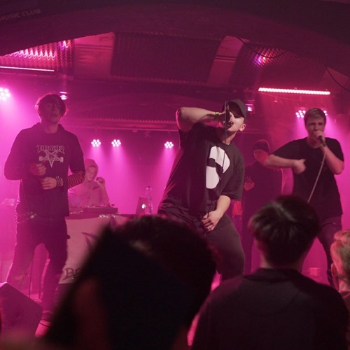 Nebe (feat. Steve Sniff)