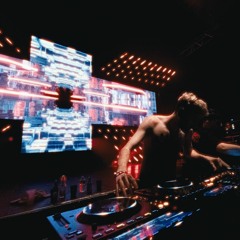 23:59 - Resident DJ's