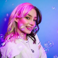 Adrianna Skon – 6 Sióstr Ariana Grande – 7 Rings