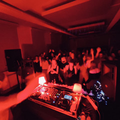 anSCHLÜrfen Indoor Rave 280422