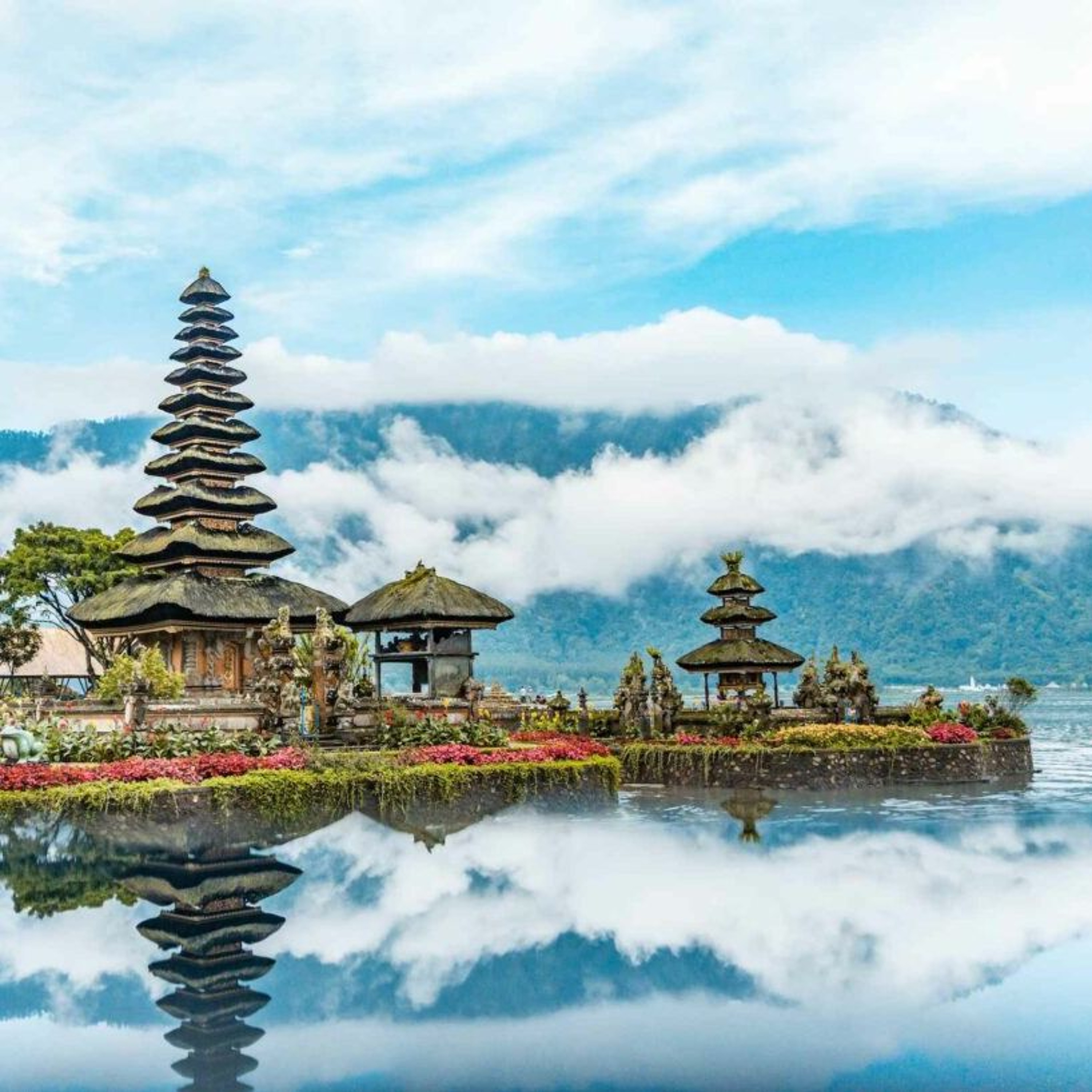Expat Perspective on Bali Authorities' Crackdown - Suzanne Hart with Graeme Kemlo episode artwork