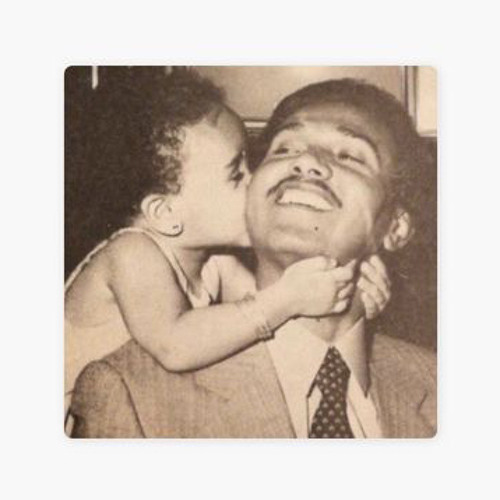 ‎⁨تضحك معي تحسب حياتي تساهيل ):⁩