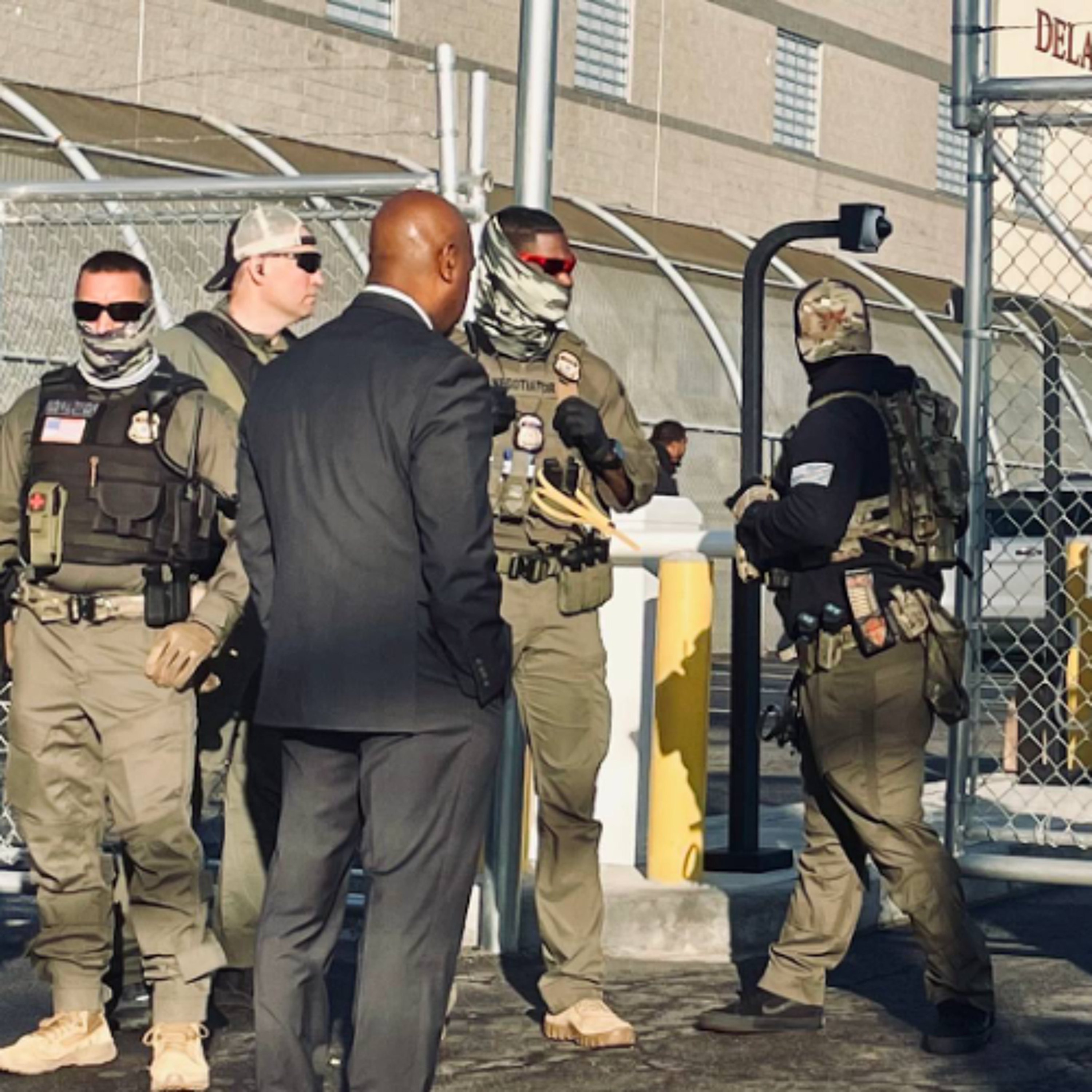 El agorero arresto del alcalde de la ciudad de Newark por parte del Servicio de Inmigración episode artwork