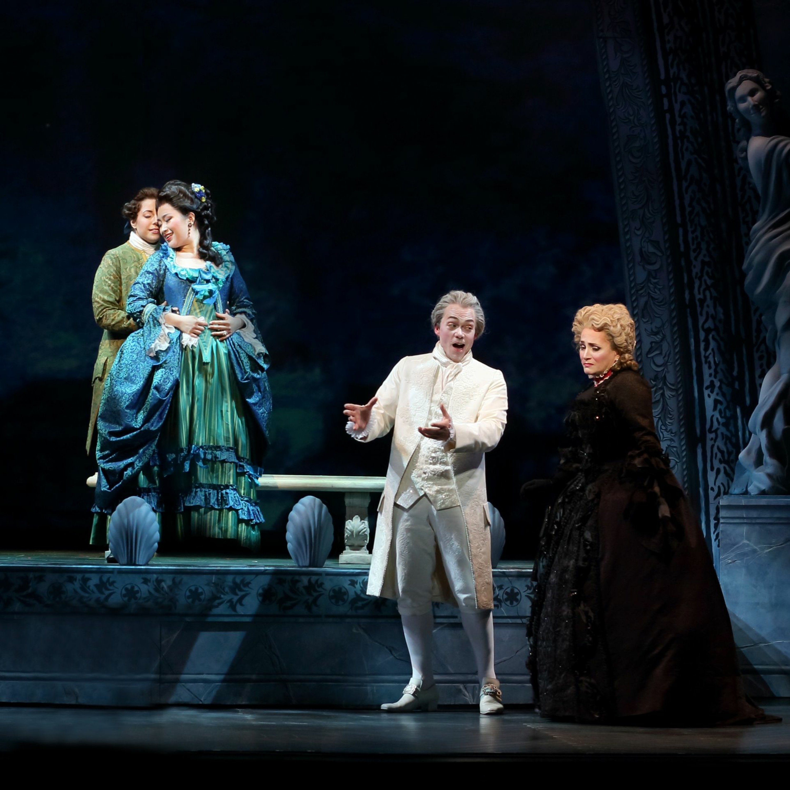 LA Opera Podcasts: Behind the Curtain