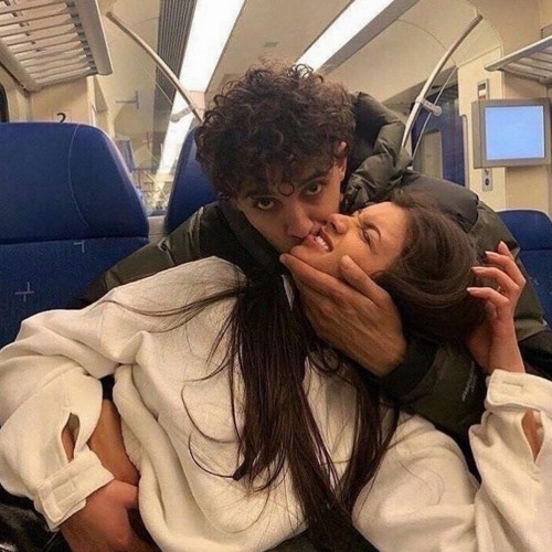 새벽 네 생각에 잠긴 나 🪐
