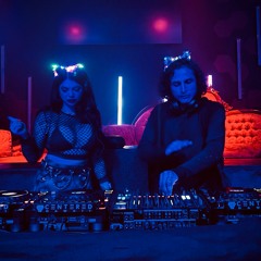 Centered @ Nextdoor 4.10 / Direct Support set for Alley Kat ( LV )