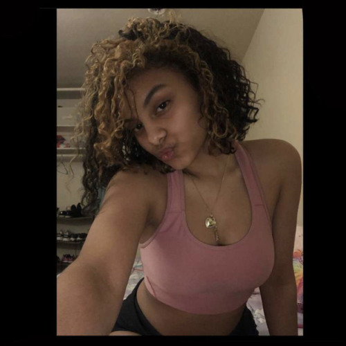 Aanyas world x tsleezyyy