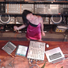 Atmospheric minimal techno live