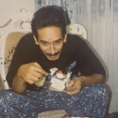 والله مافيهم من لونك .. لا زين أوصاف ولا مذهب